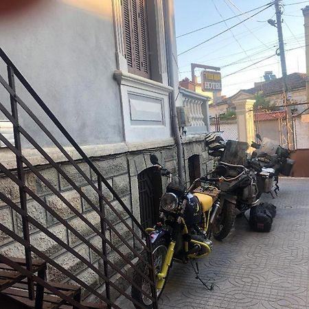 Hotel Vila Mano Korce Bagian luar foto