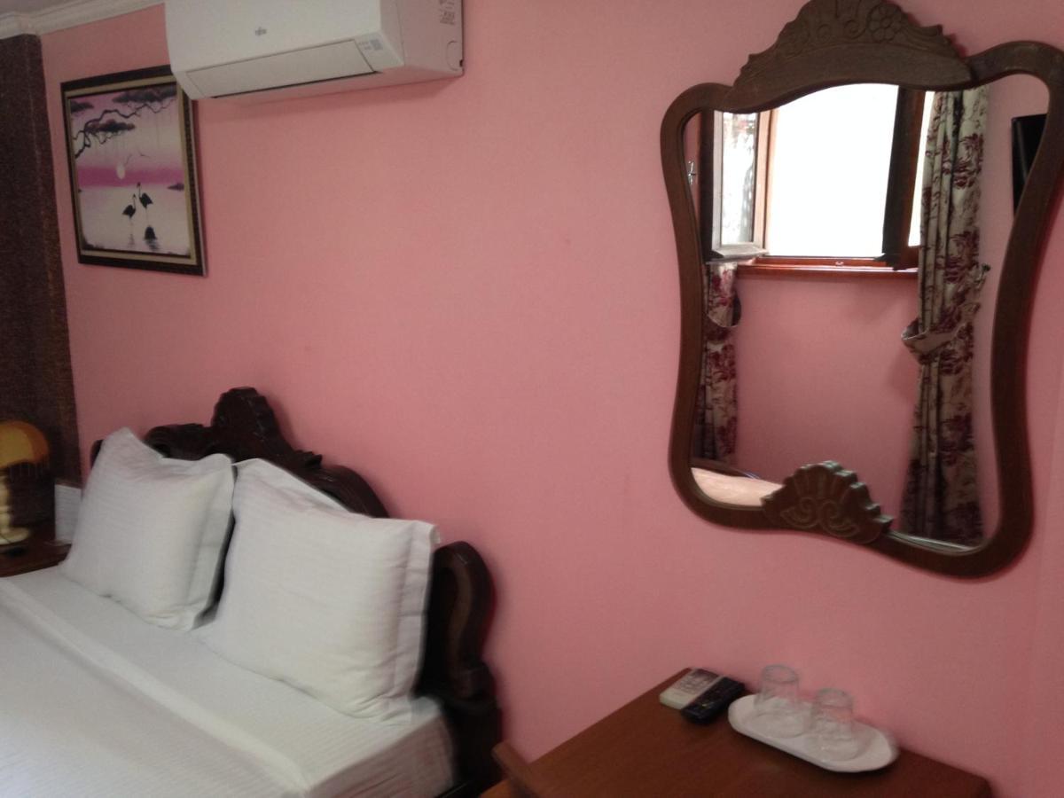 Hotel Vila Mano Korce Bagian luar foto