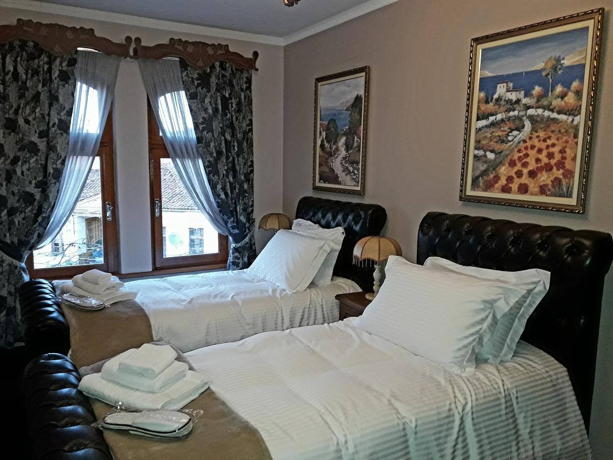 Hotel Vila Mano Korce Bagian luar foto