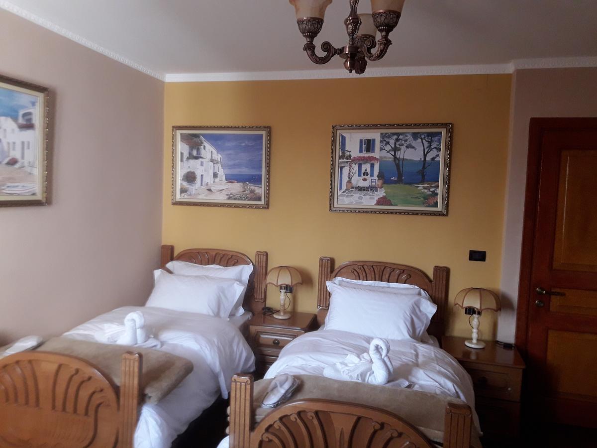 Hotel Vila Mano Korce Bagian luar foto