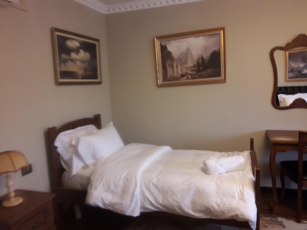 Hotel Vila Mano Korce Bagian luar foto