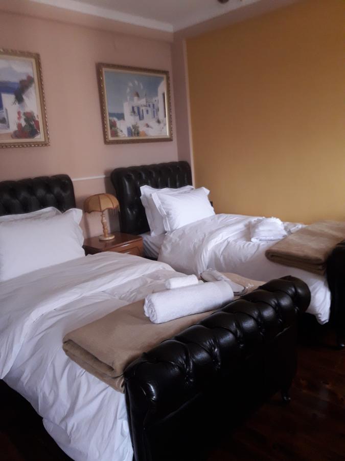 Hotel Vila Mano Korce Bagian luar foto