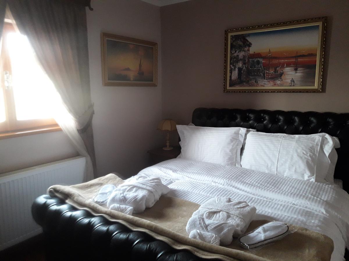 Hotel Vila Mano Korce Bagian luar foto