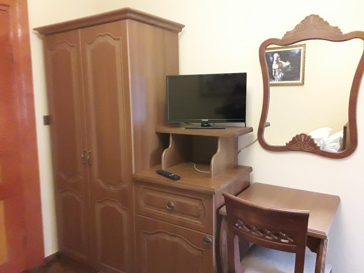 Hotel Vila Mano Korce Bagian luar foto