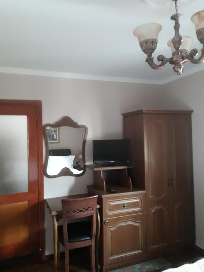 Hotel Vila Mano Korce Bagian luar foto