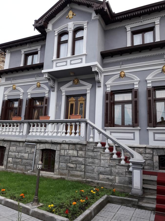 Hotel Vila Mano Korce Bagian luar foto