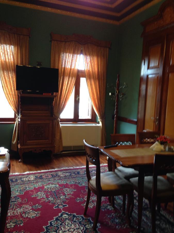 Hotel Vila Mano Korce Bagian luar foto