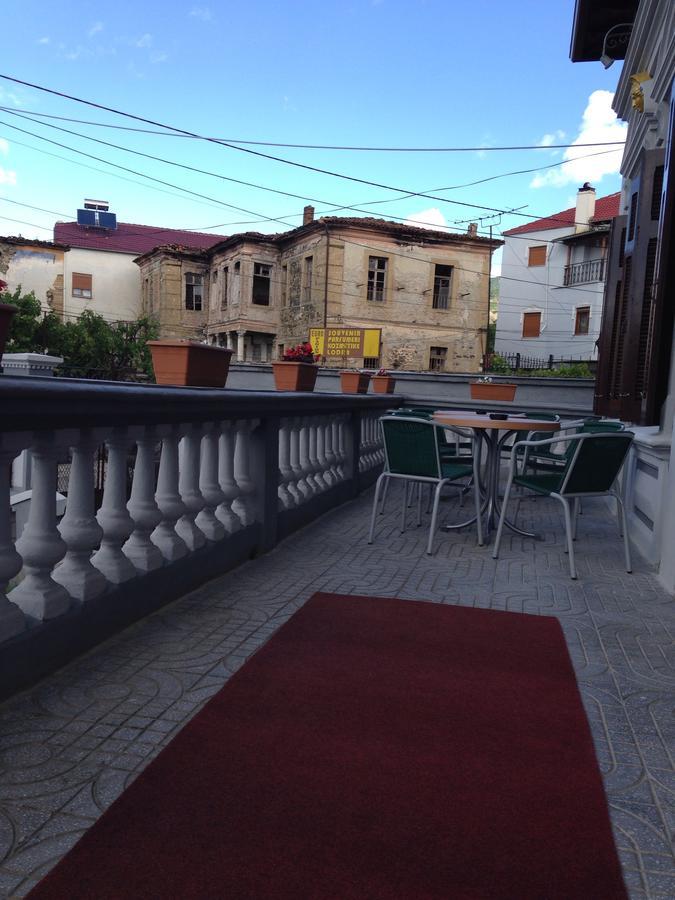 Hotel Vila Mano Korce Bagian luar foto