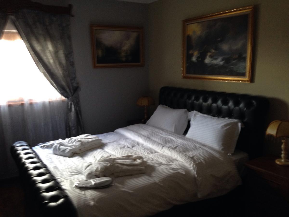 Hotel Vila Mano Korce Bagian luar foto