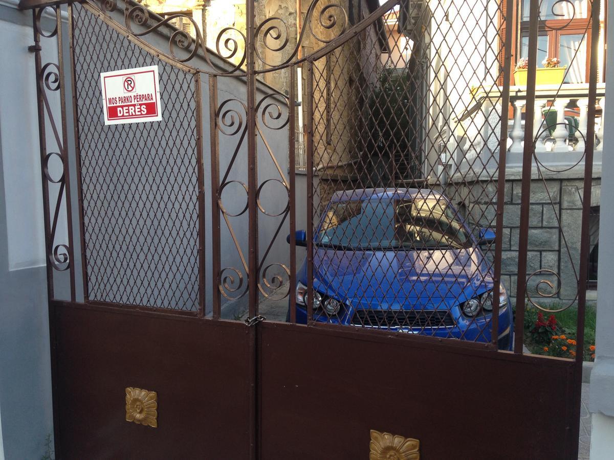 Hotel Vila Mano Korce Bagian luar foto